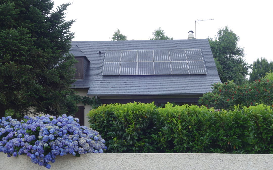 RESTAURATION D&rsquo;UNE TOITURE – PEINTURE